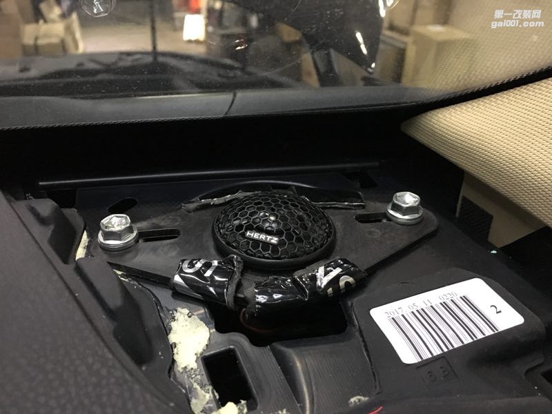 汕頭市星悅汽車音響改裝豐田漢蘭達(dá)升級(jí)四門山水隔音改裝意大利赫茲ESKF165喇叭德國伊蔓PP42DSP靜享動(dòng)聽