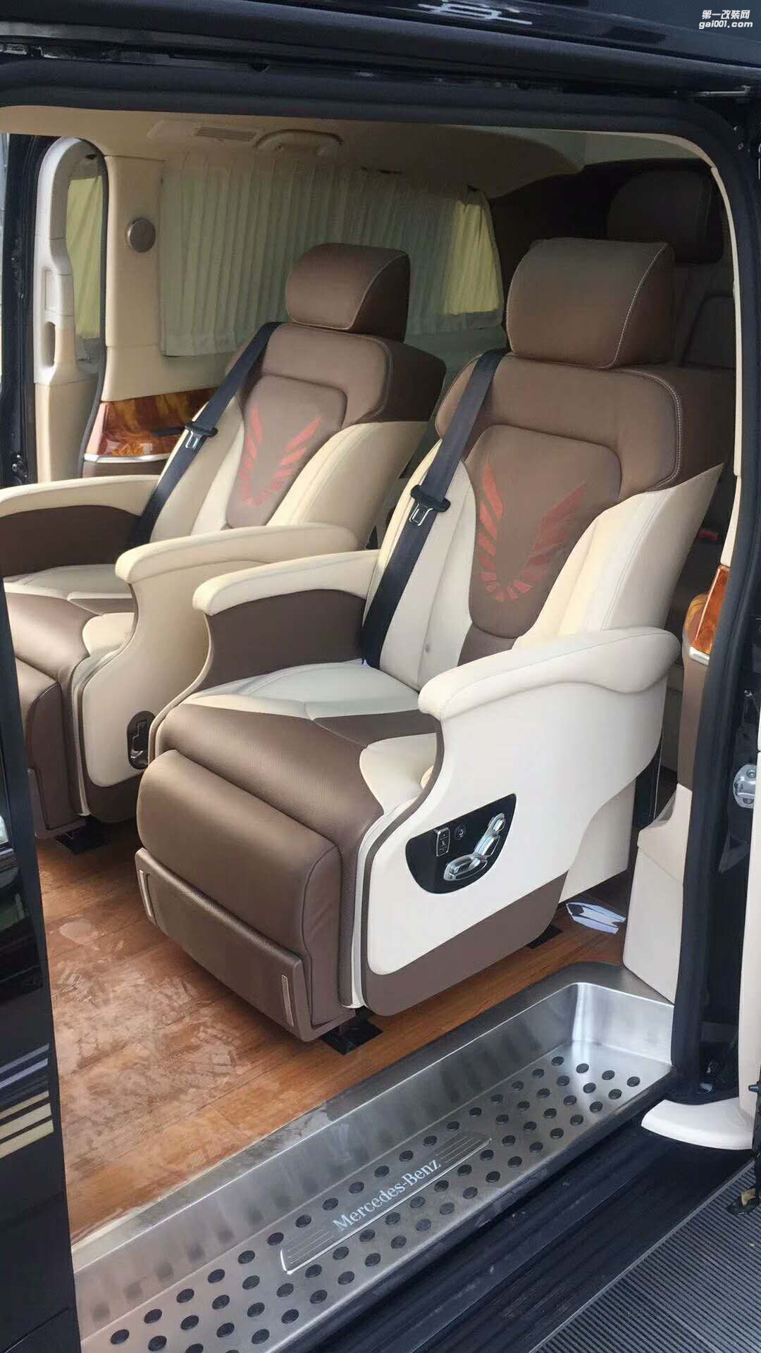 奔馳商務(wù)車高端內(nèi)飾--西安漢楓