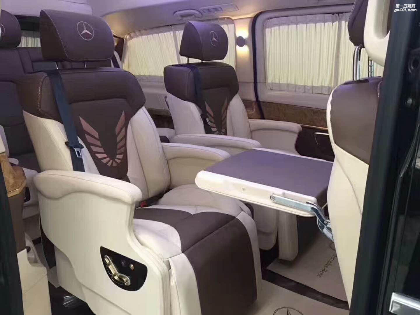 奔馳商務(wù)車高端內(nèi)飾--西安漢楓