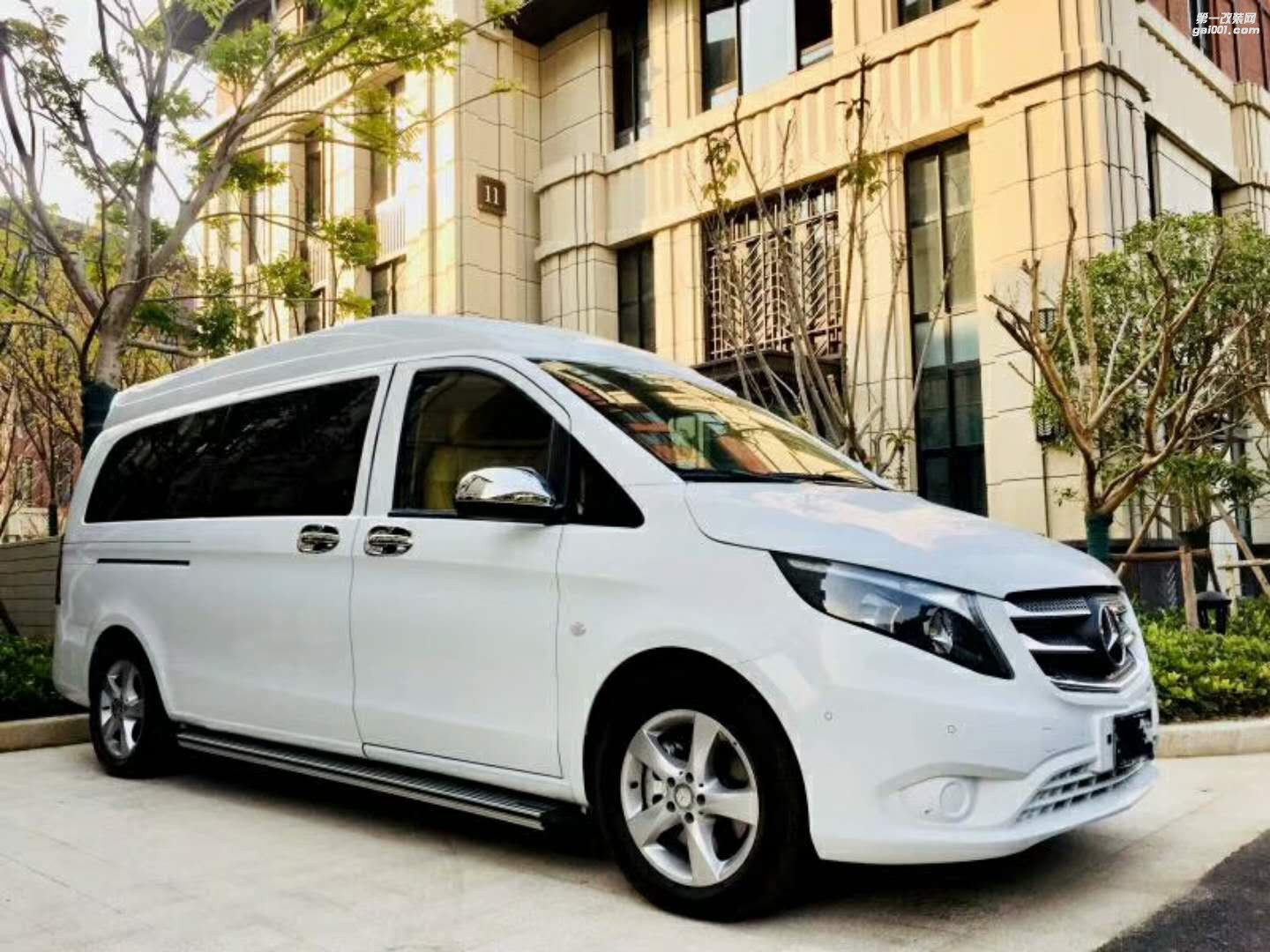 奔馳商務(wù)車高端內(nèi)飾--西安漢楓