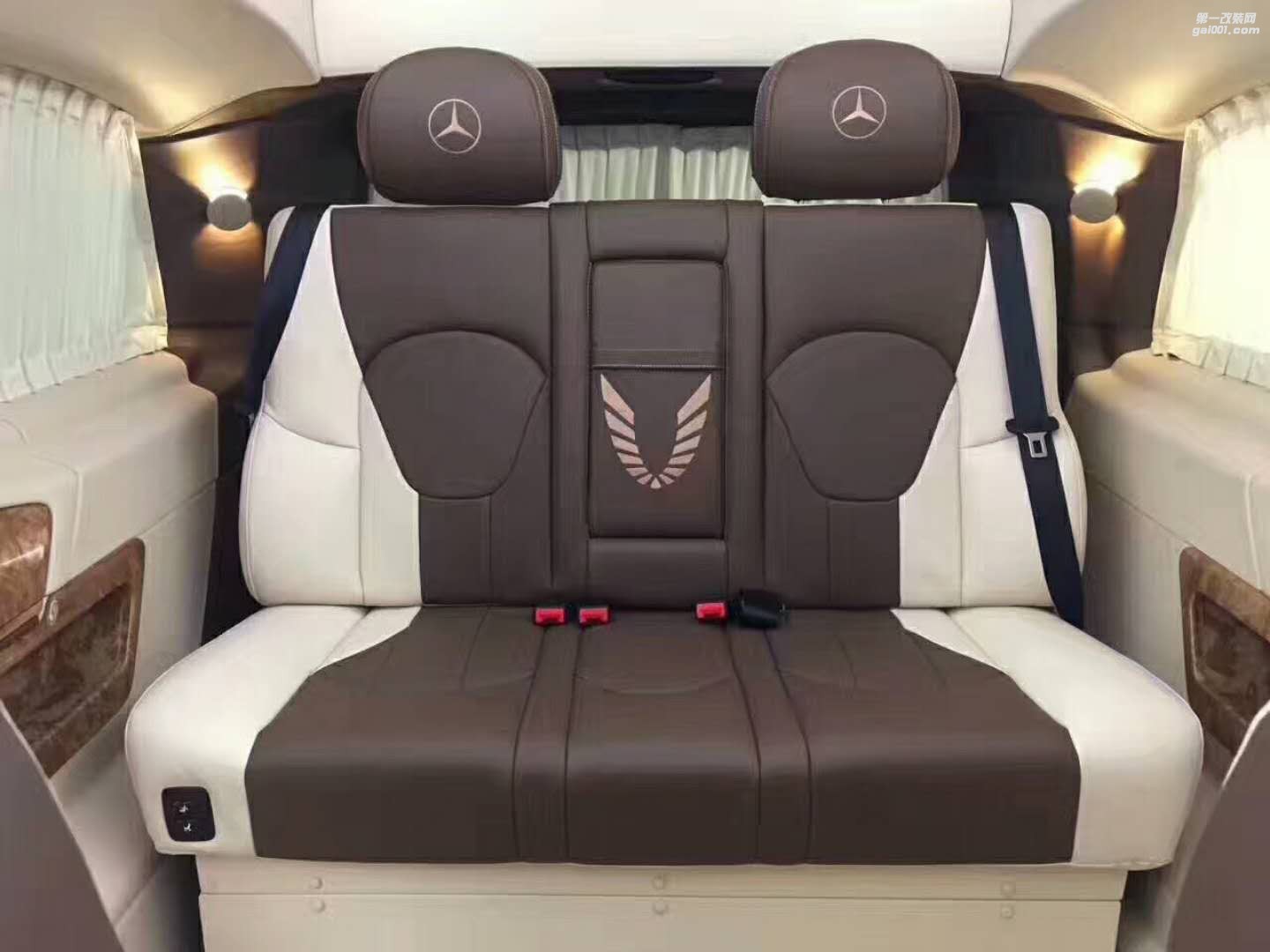 奔馳商務(wù)車高端內(nèi)飾--西安漢楓