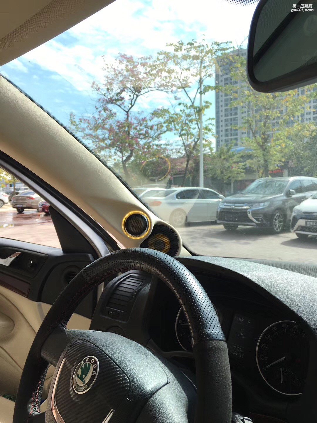 汕頭哪里改裝汽車音響三分頻最專業(yè)大眾斯柯達(dá)改裝法國(guó)勁浪ES165KX3三分頻英國(guó)創(chuàng)世紀(jì)汕頭星悅汽車音響改裝