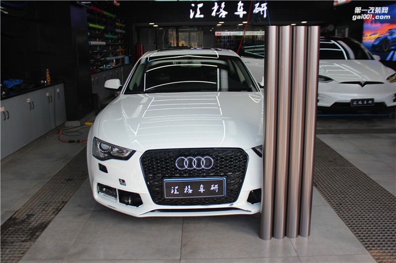長沙進口改色膜 奧迪RS5施工電光鈦金灰