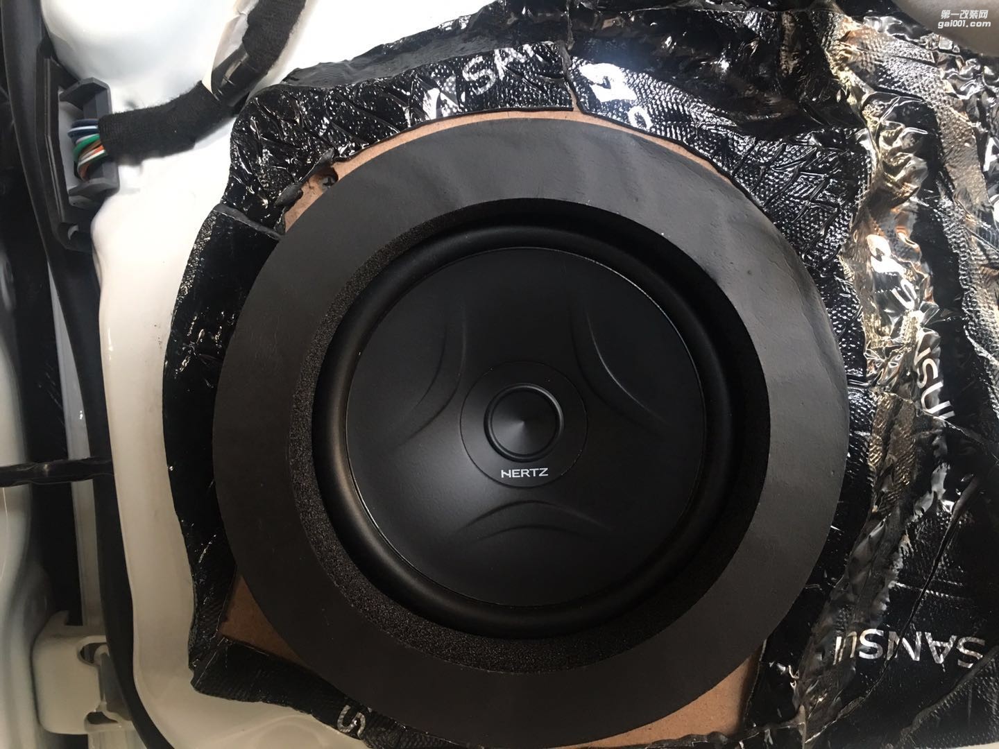 汕頭市星悅汽車音響改裝馬自達(dá)昂克賽拉細(xì)細(xì)品味4門山水隔音改裝意大利赫茲ESKF165喇叭美國(guó)CDT伊蔓PP42DSP