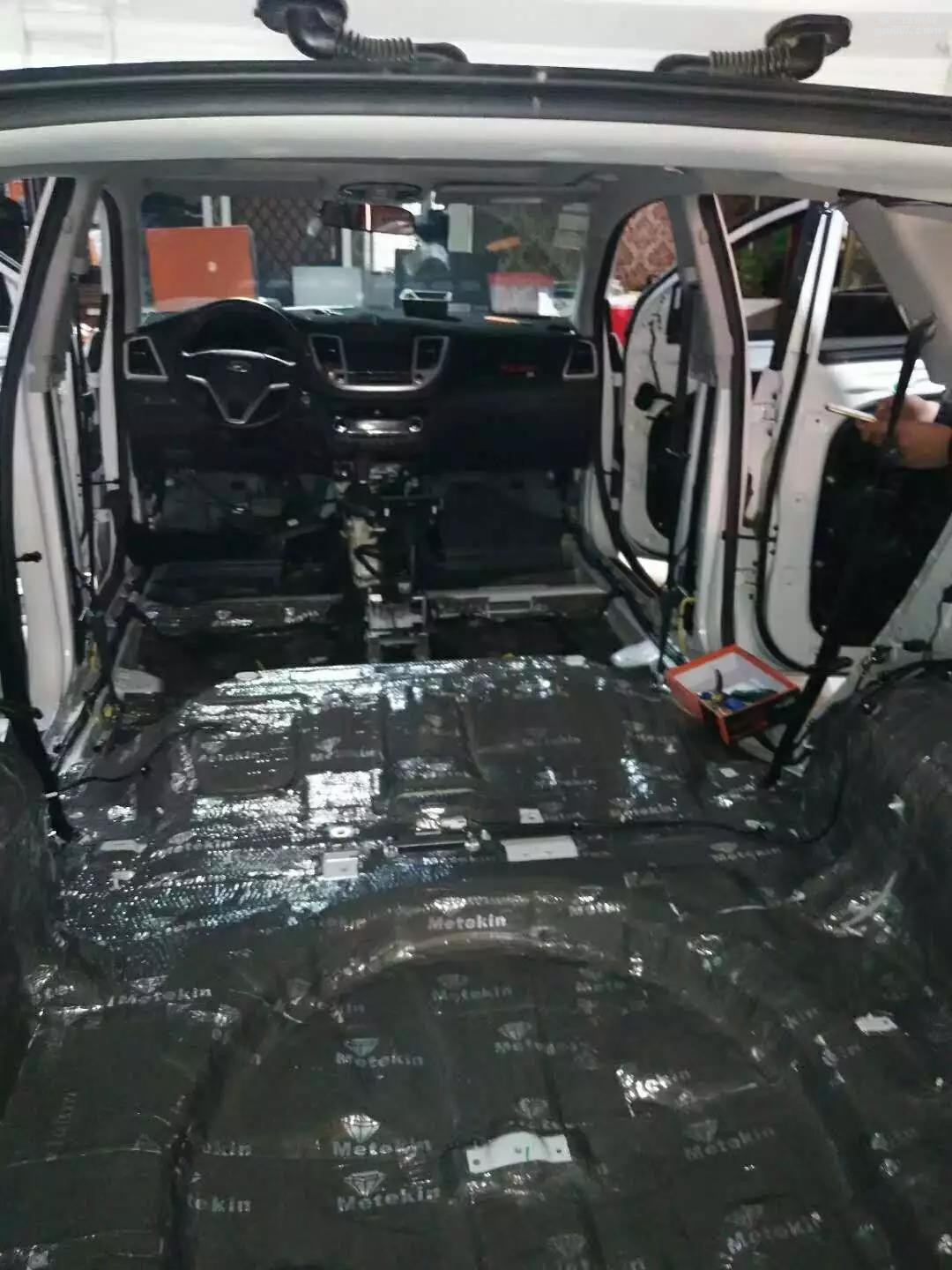 現(xiàn)代途勝音響無(wú)損升級(jí)還不夠，全車美特靜隔音 一路“靜”享美音