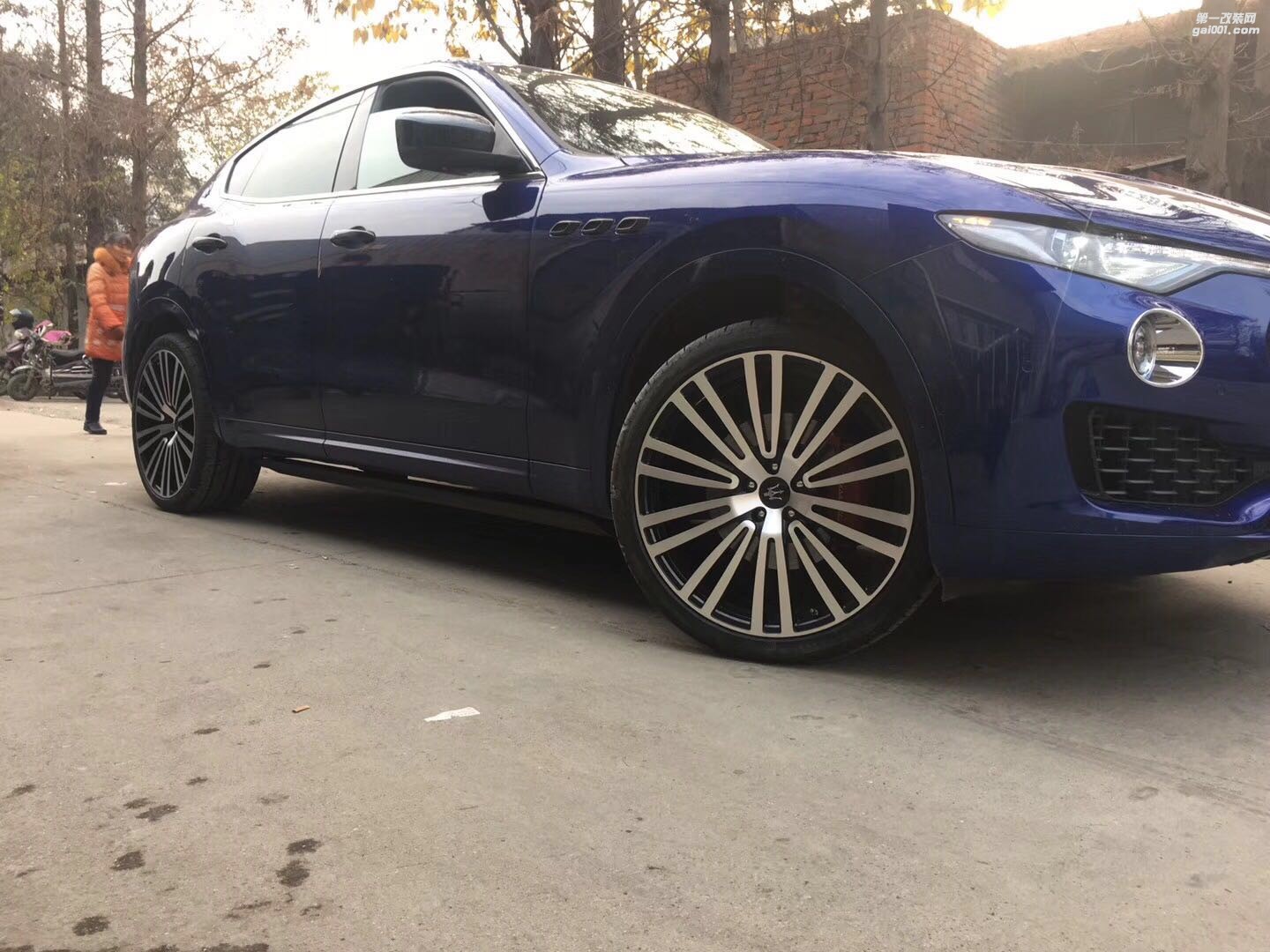 瑪莎拉蒂萊萬(wàn)特 levante 改裝升級(jí)22寸私人定制鍛造
