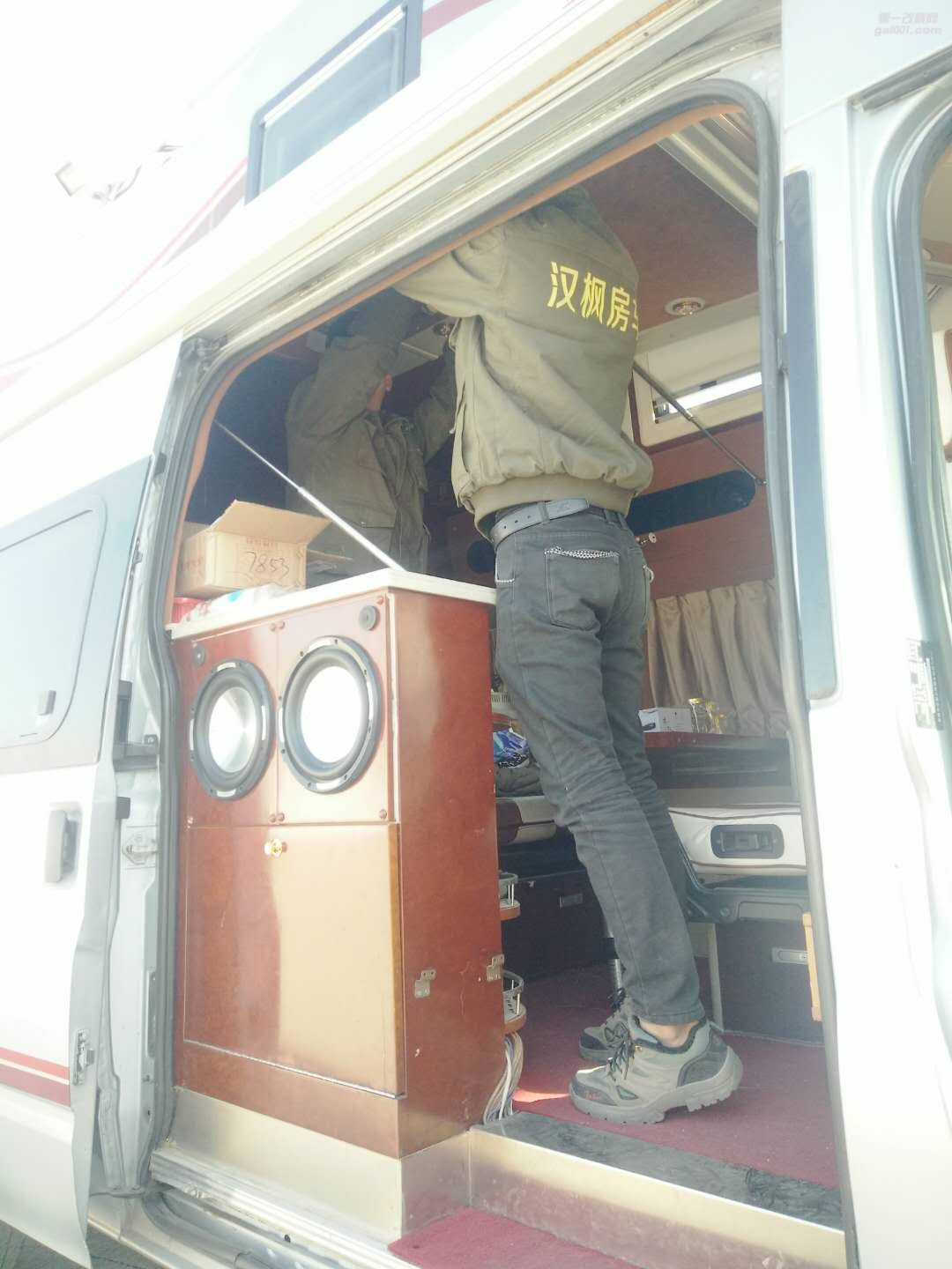 老款福特房車--西安漢楓