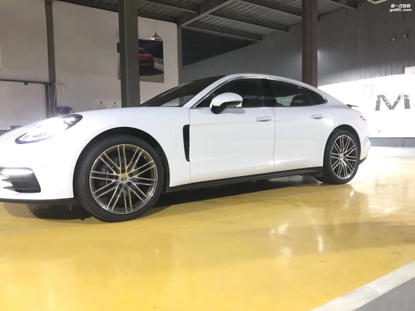保時(shí)捷Panamera 19寸升級(jí)21寸最新款鍛造輪轂
