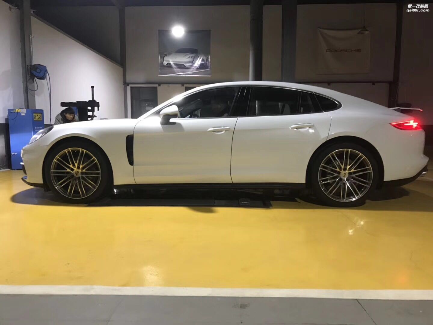 保時(shí)捷Panamera 19寸升級(jí)21寸最新款鍛造輪轂