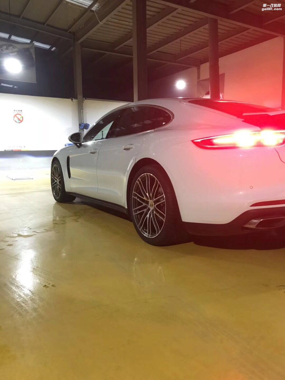 保時(shí)捷Panamera 19寸升級(jí)21寸最新款鍛造輪轂