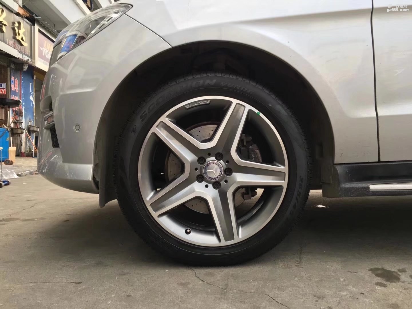 奔馳，換 原裝  20寸  AMG  完工！