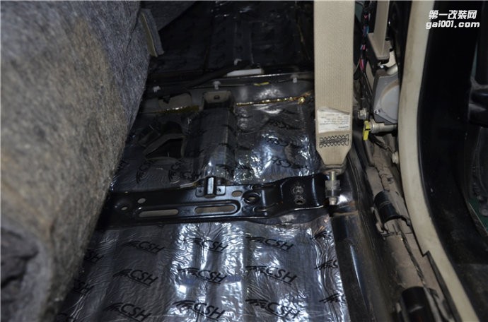 武漢天籟全車俄羅斯STP隔音方案與過(guò)程 車改坊連鎖歌德店
