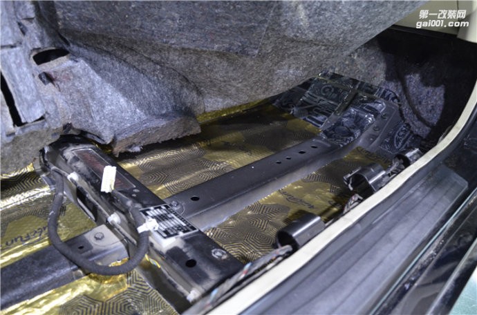 武漢天籟全車俄羅斯STP隔音方案與過(guò)程 車改坊連鎖歌德店