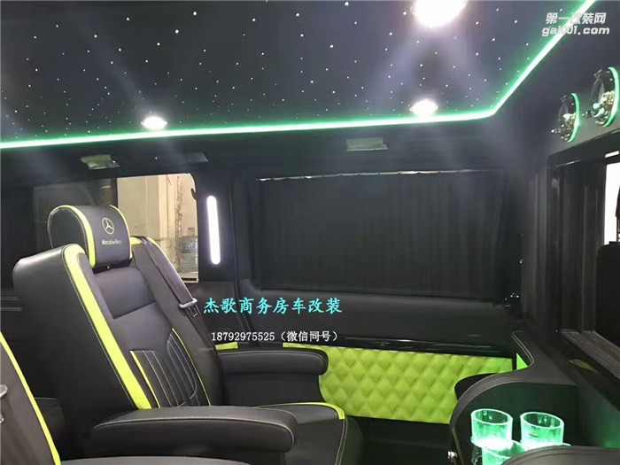 奔馳新威霆私人定制版奢華內(nèi)飾,這樣的商務(wù)風格只屬于你!