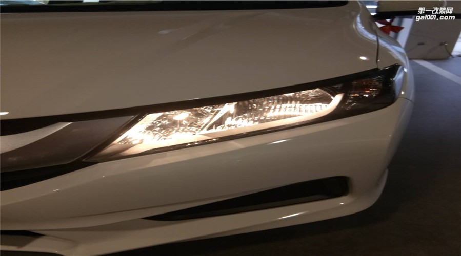 為什么要升級改裝大燈？汽車出廠時配置的大燈，為何還要升級改裝？