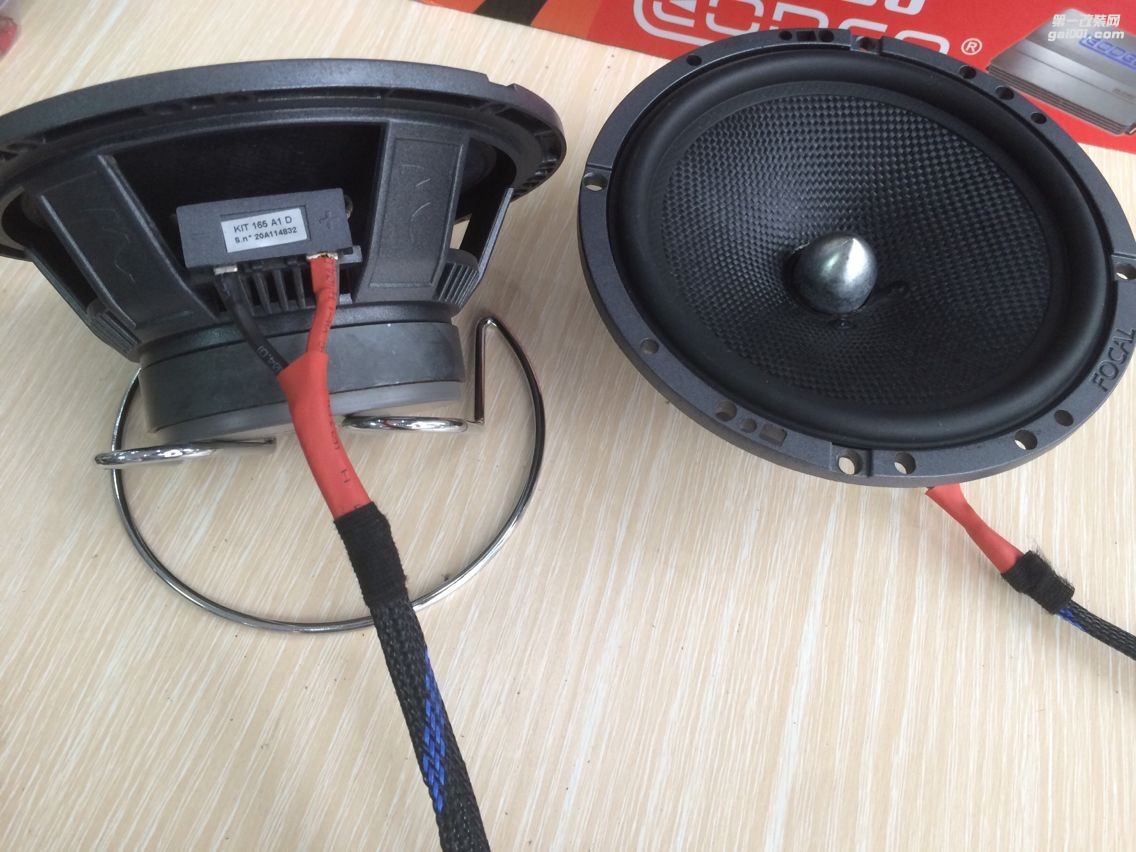 南寧汽車音響改裝豐田漢蘭達(dá)音響改裝法國(guó)勁浪喇叭+JBL低音