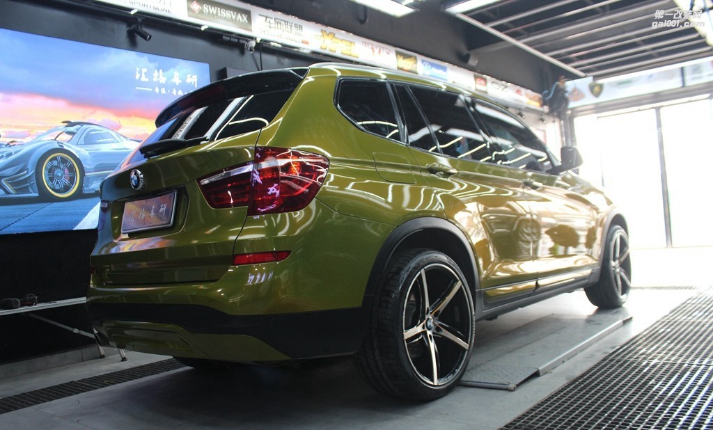 成都靚車(chē)匯青羊店寶馬X3彩虹青檸綠汽車(chē)改色貼膜