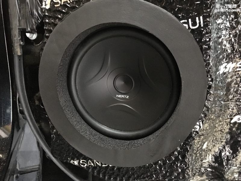 豐田漢蘭達繁華靜處覓知音四門三水隔音音響改裝意大利赫茲美國CDT汕頭市星悅汽車音響打造一個移動音樂廳