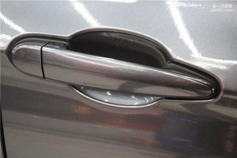 長(zhǎng)沙汽車(chē)改色貼膜改裝實(shí)體店 寶馬3系全車(chē)施工水晶鈦灰
