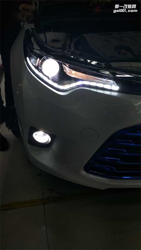 西寧汽車升級(jí)西寧大燈改裝，西寧豐田雷凌改大燈案例