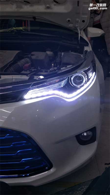 西寧汽車升級(jí)西寧大燈改裝，西寧豐田雷凌改大燈案例