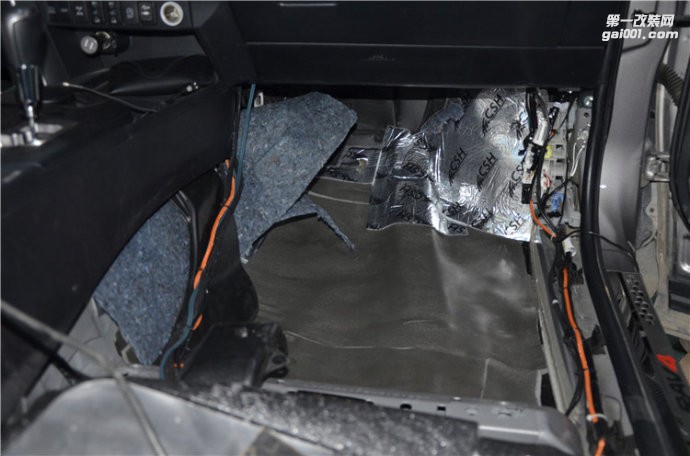 豐田RAV4俄羅斯STP噪音測(cè)試及局部STP隔音施工