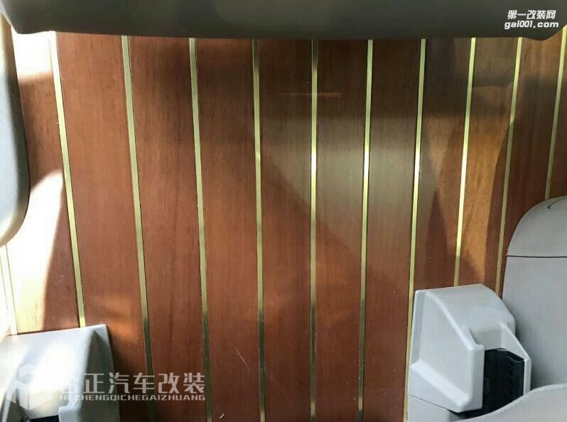 西安合正別克gl8內(nèi)飾改裝木地板