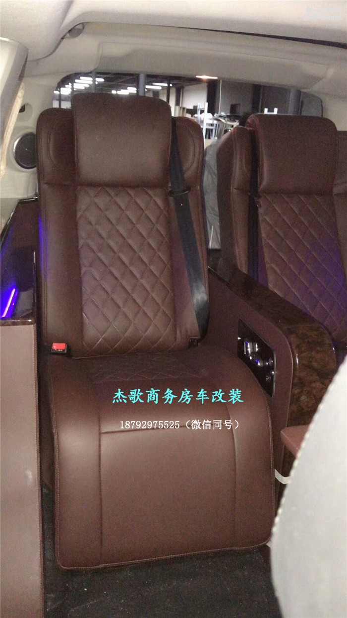 路虎發(fā)現(xiàn)4內(nèi)飾定制改裝，只為發(fā)現(xiàn)你的美！