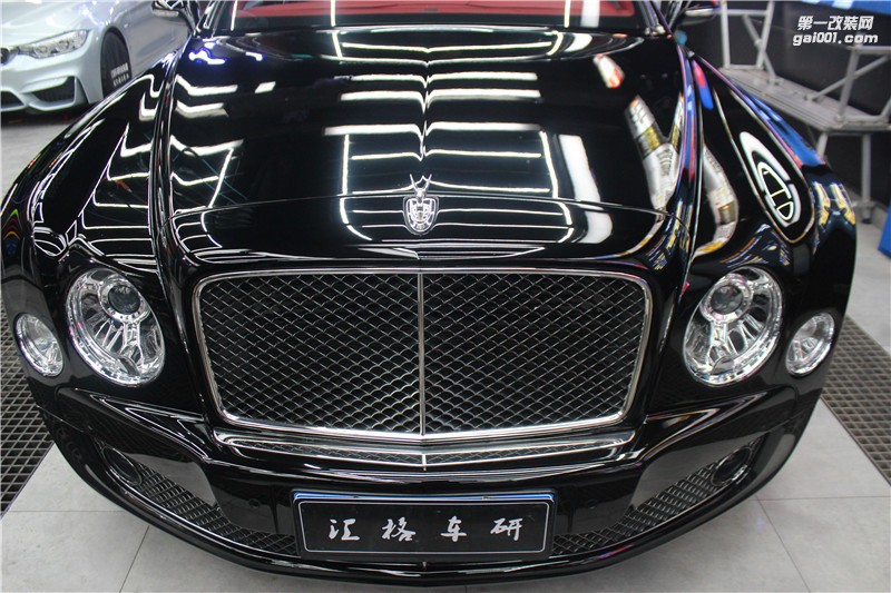 長(zhǎng)沙汽車改色貼膜 賓利慕尚全車施工透明膜 高亮透明膜