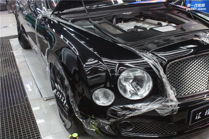 長(zhǎng)沙汽車改色貼膜 賓利慕尚全車施工透明膜 高亮透明膜