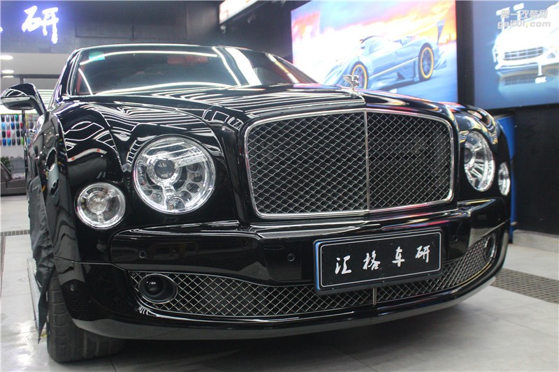 長(zhǎng)沙汽車改色貼膜 賓利慕尚全車施工透明膜 高亮透明膜