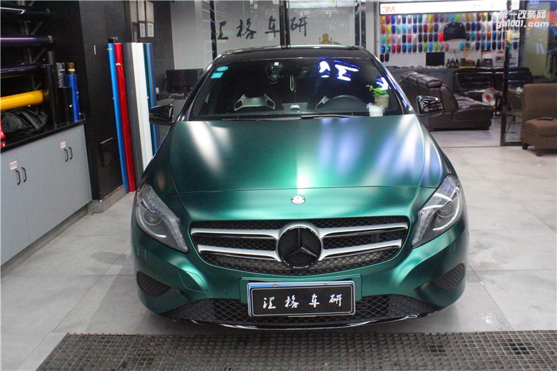 長沙車身改色膜 奔馳A45施工CYS電光祖母綠