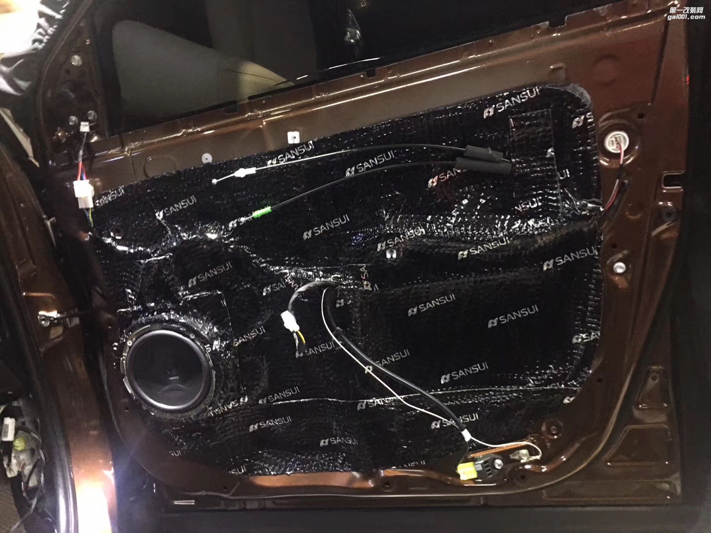汕頭市星悅汽車音響專業(yè)汽車音響改裝汕頭豐田RAV4升級4門山水隔音汽車音響改裝意大利赫茲ESKF165喇叭