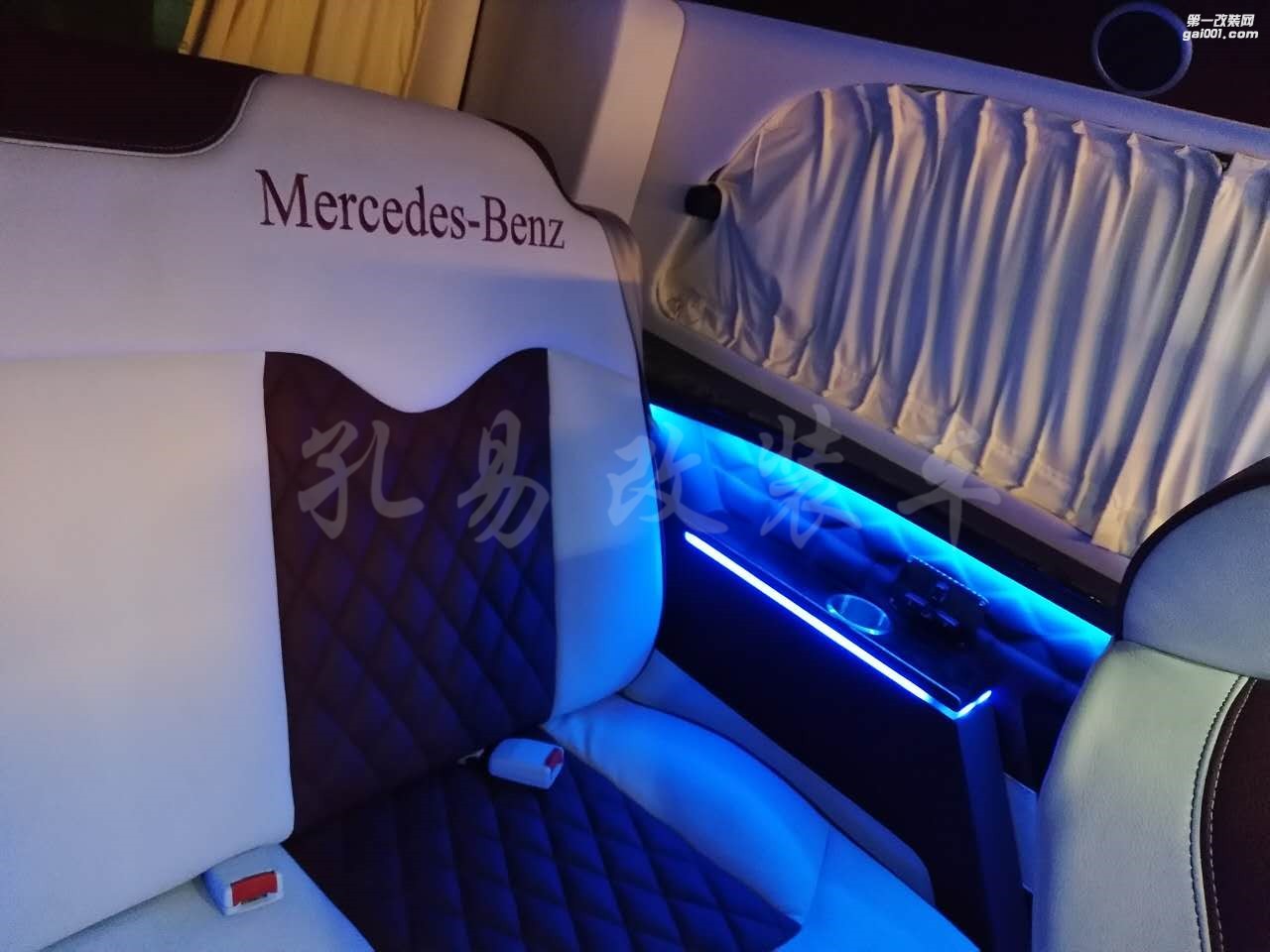 奔馳威霆改出百萬(wàn)級(jí)豪車(chē)范兒，Poss擺的足夠帥！