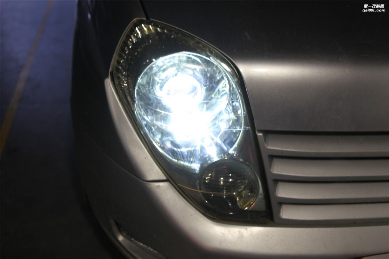 哈飛賽馬汽車車燈老化，升級雙光透鏡