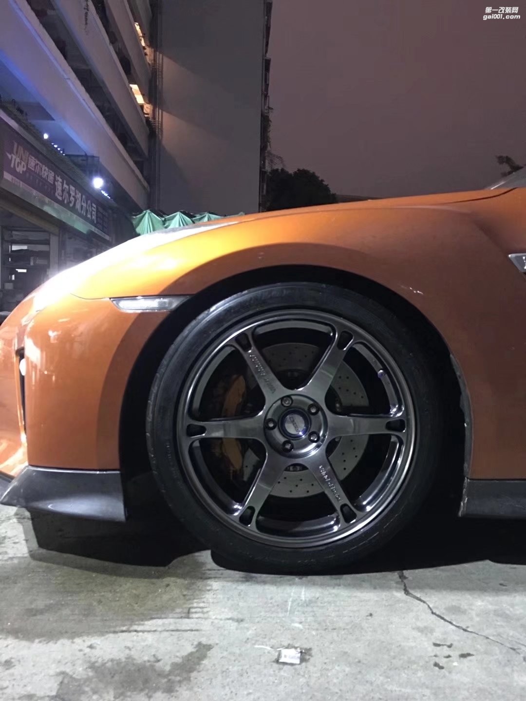 戰(zhàn)神 GTR ，換 RAYS 最新款 TE037 DURA 鏤空款！