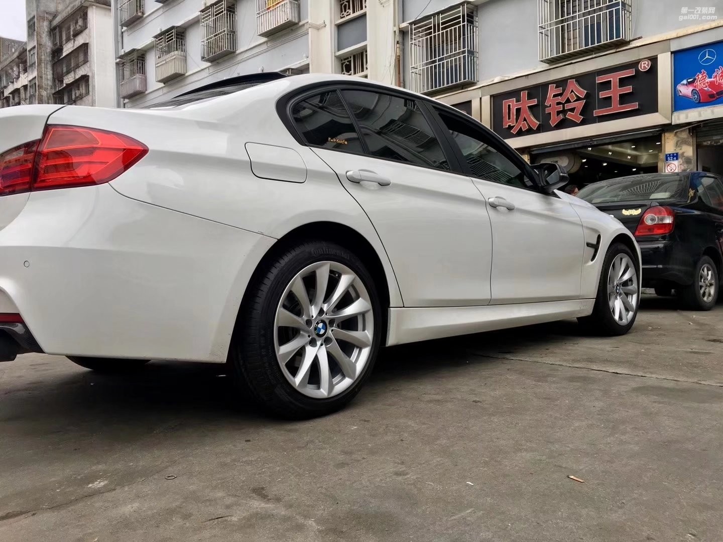 寶馬， 換 原 裝 18寸 完 工！