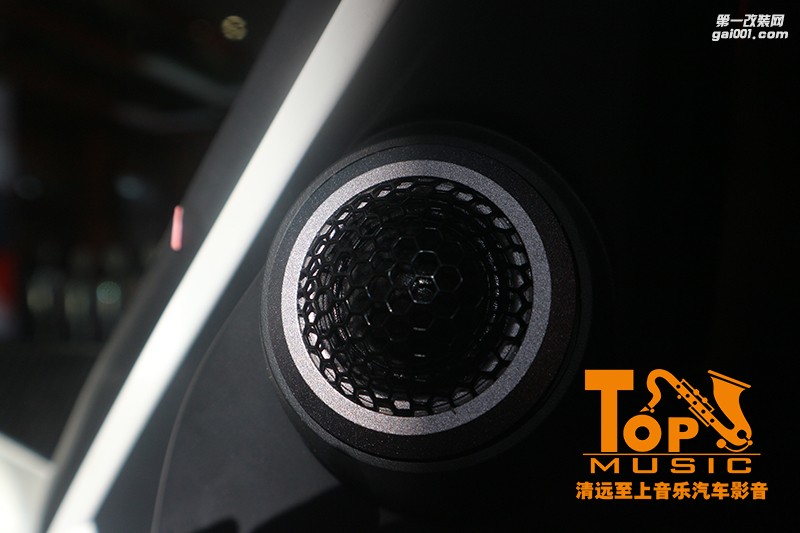 聆聽極致之音！清遠(yuǎn)至上音響改裝本田思域升級歌劇世家VS265兩分頻喇叭
