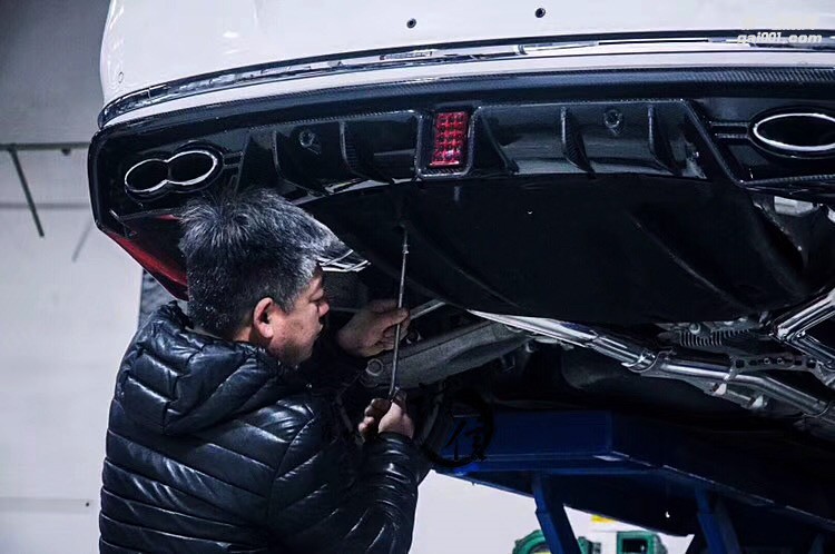 新款賓利歐陸GT改裝碳纖維套件 GT4.0T V8 S Mulliner改裝STARTECH碳纖維前后唇側(cè)裙