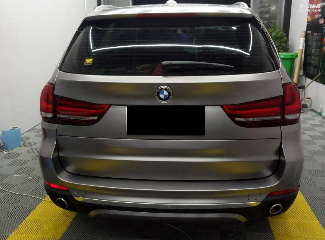 成都靚車匯青羊店寶馬X5電光金屬鈦金汽車改色貼膜