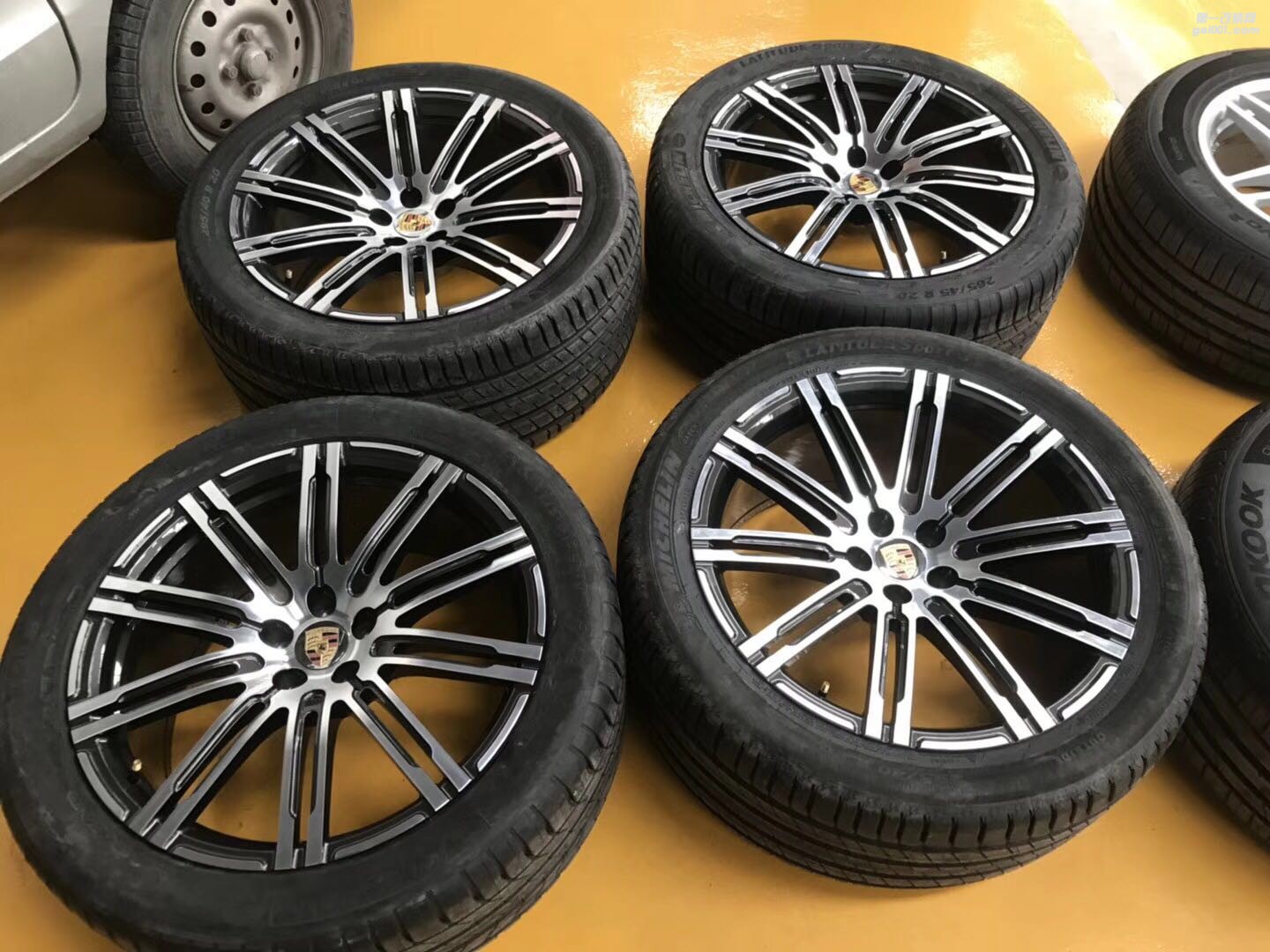 保時(shí)捷瑪卡 MACAN 18寸升級(jí)20寸Turbo鍛造輪轂 成都輪轂實(shí)體店