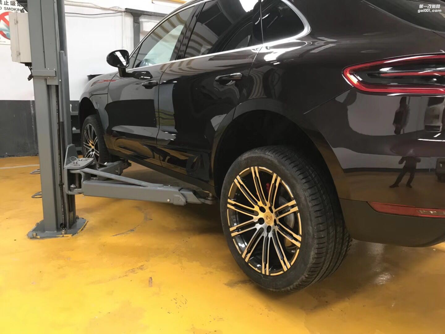 保時(shí)捷瑪卡 MACAN 18寸升級(jí)20寸Turbo鍛造輪轂 成都輪轂實(shí)體店