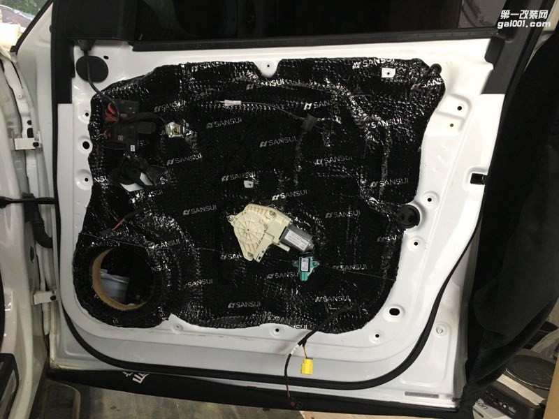 汕頭市星悅汽車音響枯燥的車旅生活增添無窮樂趣無法拒絕的好聲音讓每一天都精彩奧迪Q5改裝意大利赫茲音響