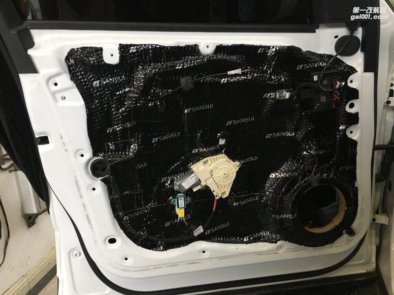 汕頭市星悅汽車音響枯燥的車旅生活增添無窮樂趣無法拒絕的好聲音讓每一天都精彩奧迪Q5改裝意大利赫茲音響
