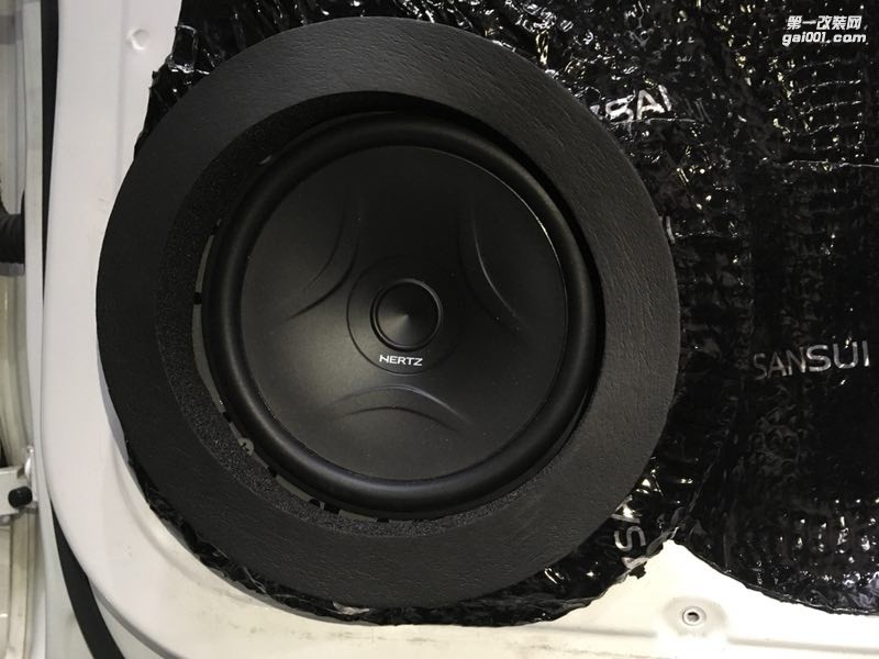 汕頭市星悅汽車音響枯燥的車旅生活增添無窮樂趣無法拒絕的好聲音讓每一天都精彩奧迪Q5改裝意大利赫茲音響