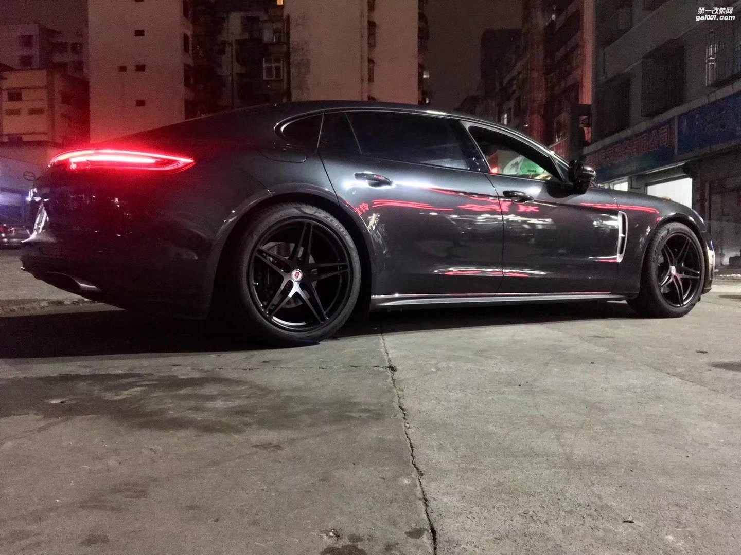 新帕拉米拉  ? 倍耐力PZ4 ?美國 HRE ????