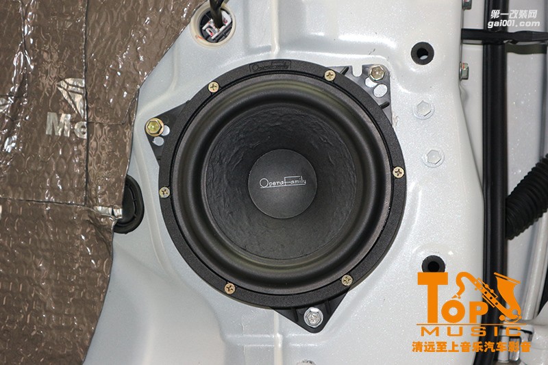 清遠(yuǎn)至上汽車音響改裝豐田RAV4定制音樂——追尋自己內(nèi)心喜愛之音！