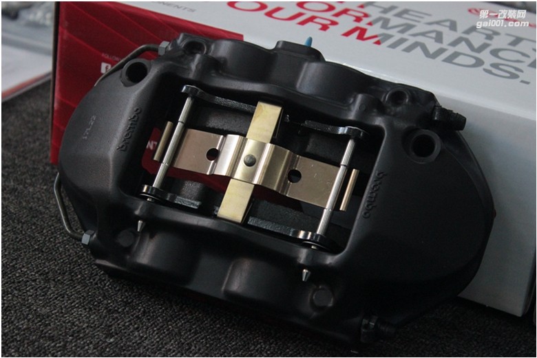 海亞：意大利brembo GTS GT-S M6 M4 競(jìng)技套件 寶馬M2M3M4 奧迪A4A5S5Q5 奧迪S3 大眾7R 等