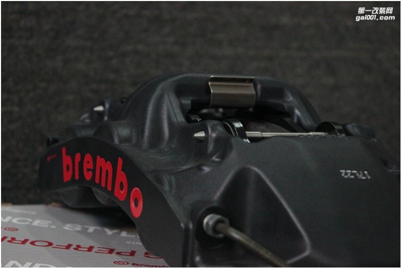 海亞：意大利brembo GTS GT-S M6 M4 競(jìng)技套件 寶馬M2M3M4 奧迪A4A5S5Q5 奧迪S3 大眾7R 等