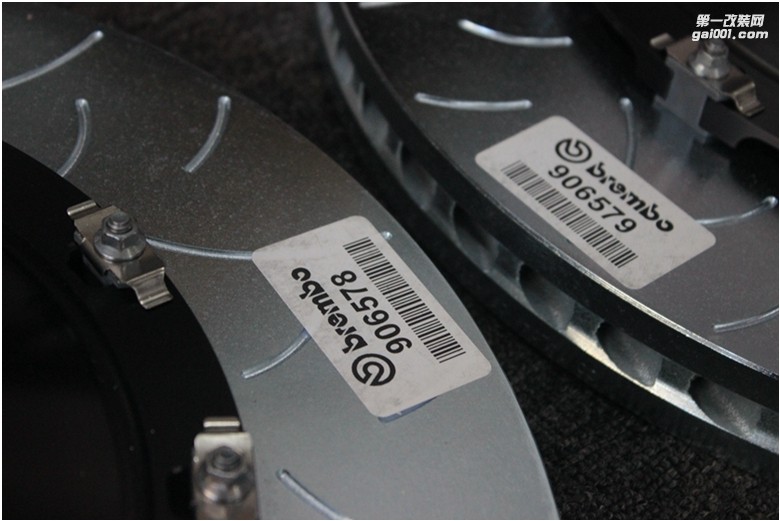 海亞：意大利brembo GTS GT-S M6 M4 競(jìng)技套件 寶馬M2M3M4 奧迪A4A5S5Q5 奧迪S3 大眾7R 等